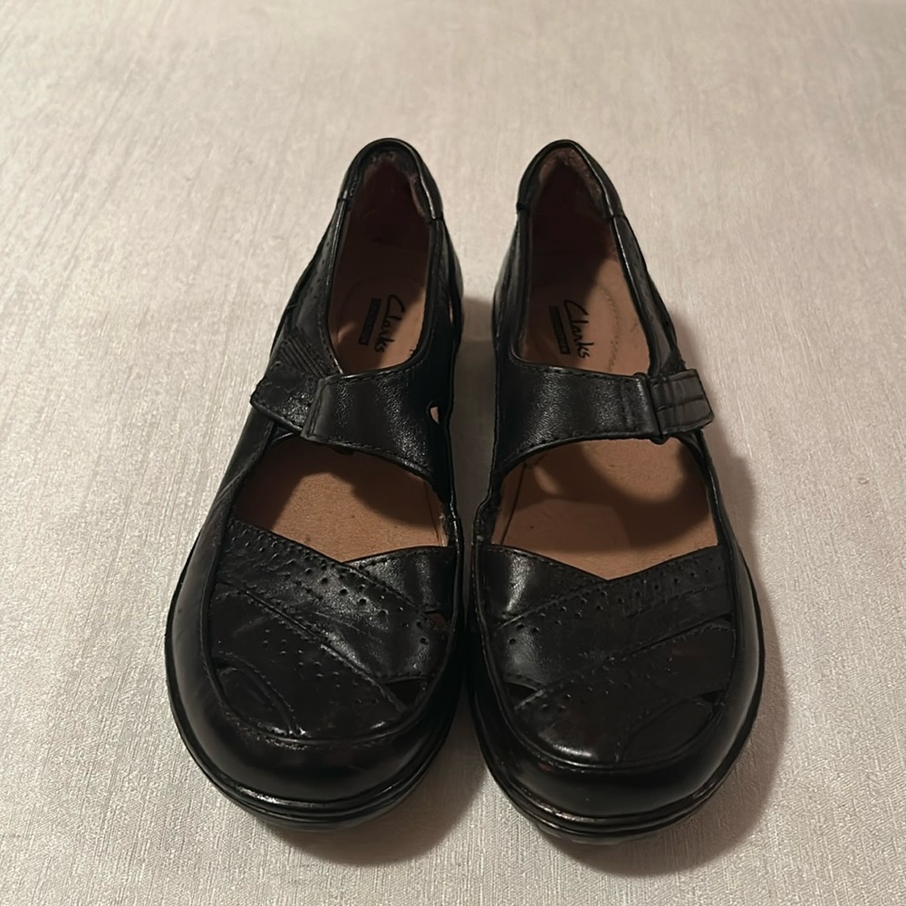 Clarks Collection Rounded Toe Cut Out Loafers